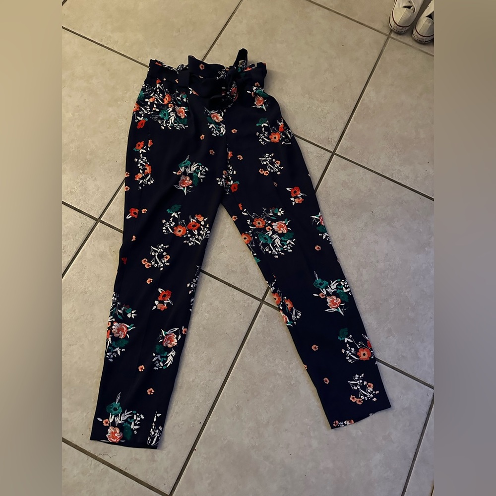 Express work pants like new beautiful floral pattern